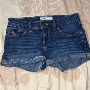 Denim shorts 💕